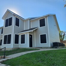 Lakeview in Fort Worth, TX - Foto de edificio - Building Photo