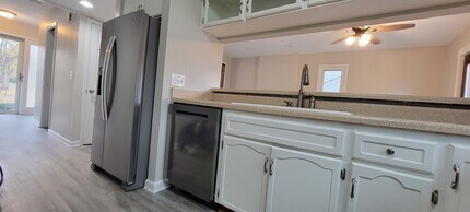 312 38th St in West Des Moines, IA - Building Photo - Building Photo