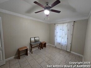 2722 Wade St in San Antonio, TX - Foto de edificio - Building Photo