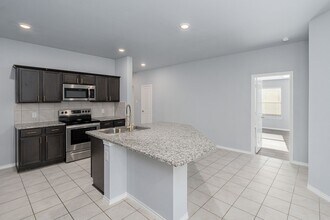 811 Emerald Dr in Princeton, TX - Foto de edificio - Building Photo