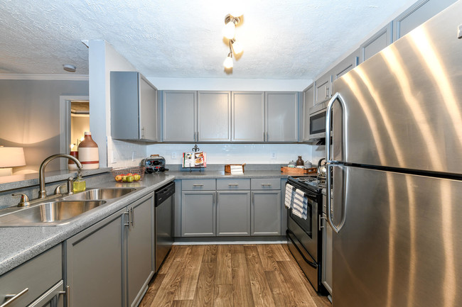 Crestmark Apartment Homes in Lithia Springs, GA - Foto de edificio - Interior Photo