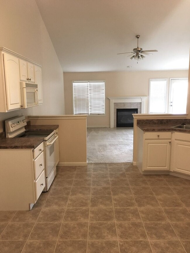 4014 Inverness Rd in Champaign, IL - Foto de edificio - Building Photo