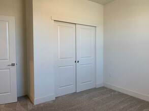 2181 Brighton Dr in Hollister, CA - Building Photo - Building Photo