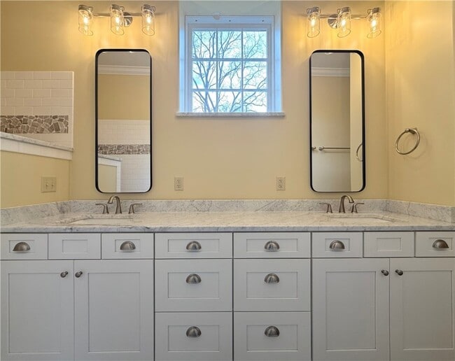 1-41C E 8th St in Elmira Heights, NY - Building Photo - Building Photo