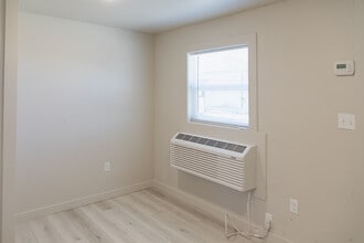 425 SE 2nd St in Ontario, OR - Building Photo - Building Photo