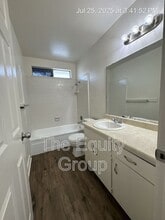 1629 E Douglas Ave in Visalia, CA - Building Photo - Building Photo
