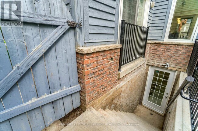 5372 Glen Erin Dr in Mississauga, ON - Building Photo - Building Photo