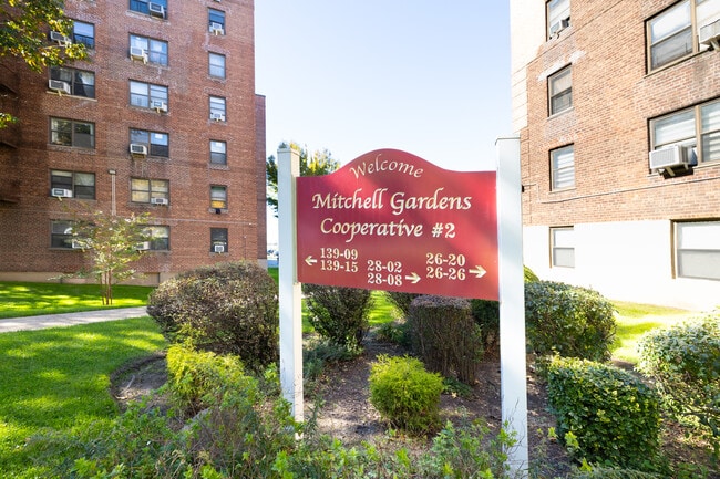 26 Whitestone Expy in Flushing, NY - Building Photo - Building Photo