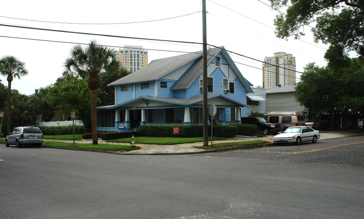 Corner Porch Apartments in St. Petersburg, FL - Building Photo