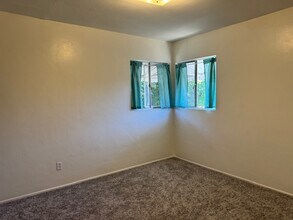 7135 Mohawk St in San Diego, CA - Foto de edificio - Building Photo