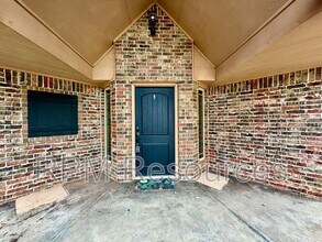 1904 Timber Crossing in Yukon, OK - Building Photo - Building Photo