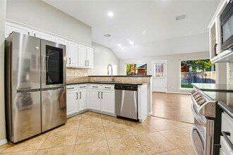 15522 Valley Plum Ct in Cypress, TX - Foto de edificio - Building Photo