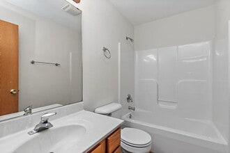 1000 Ruth Ct in Marengo, IL - Building Photo - Building Photo