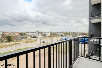 2623 Keene St, Unit 514 in Houston, TX - Building Photo - Building Photo