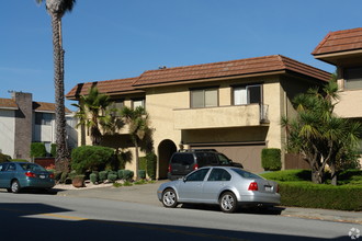 290 Richmond Dr in Millbrae, CA - Building Photo - Building Photo