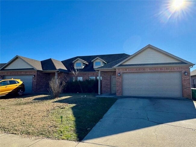 938 Kensington Dr in Centerton, AR - Building Photo - Building Photo