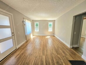 2627 SE 115th Ave in Portland, OR - Building Photo - Building Photo