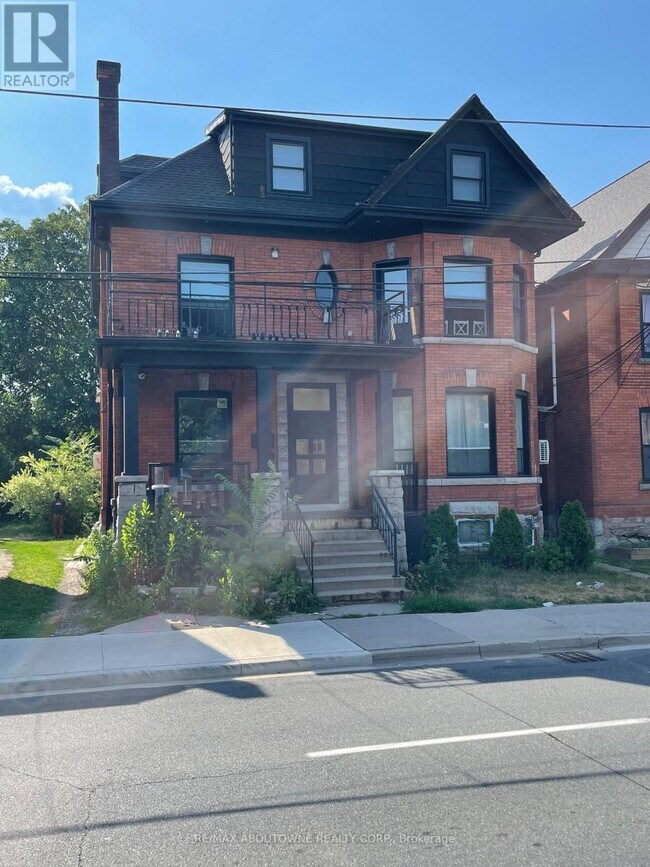 property at 66-166 Wellington St S