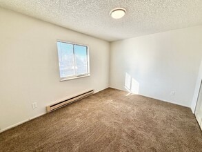 87 Castle Royal Dr in Pueblo, CO - Building Photo - Building Photo