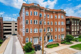 Frederick Building in Columbia, MO - Foto de edificio - Building Photo