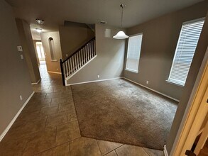 618 Holliman Pkwy in San Antonio, TX - Building Photo - Building Photo