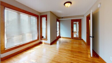 1105 6th St SE in Minneapolis, MN - Building Photo - Building Photo