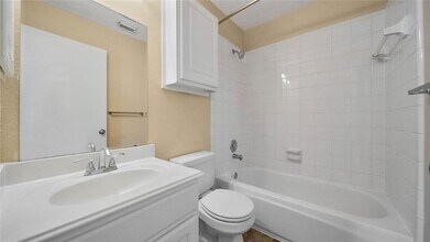 9719 Goldenglade Dr in Houston, TX - Building Photo - Building Photo