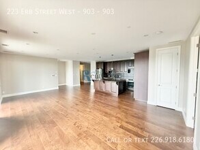 223 Erb St. W in Waterloo, ON - Building Photo - Building Photo