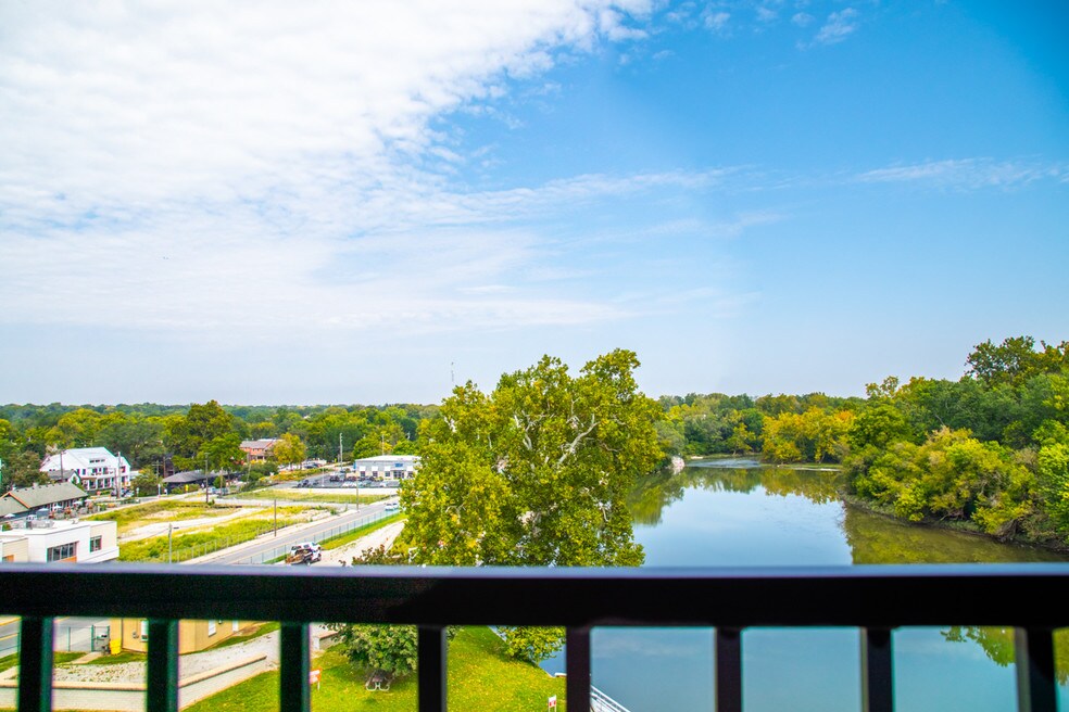 Broad Ripple Manor Apartments Indianapolis, IN