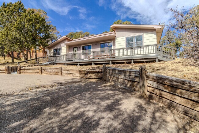 202 Warwick Dr in Ruidoso, NM - Building Photo - Building Photo
