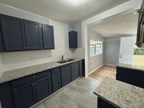 8016 Lexington Dr in Jacksonville, FL - Building Photo - Building Photo