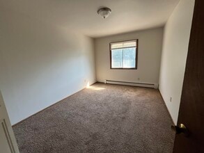 4244 S 51st St in Milwaukee, WI - Foto de edificio - Building Photo