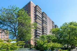 Contello Towers III in Brooklyn, NY - Building Photo - Building Photo