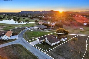 114 Friend's Wood Ave in Kingsland, TX - Building Photo