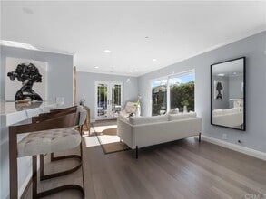 2007 Chubasco Dr in Corona Del Mar, CA - Foto de edificio - Building Photo