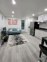 1450 Featherstone Rd in Woodbridge, VA - Foto de edificio - Building Photo