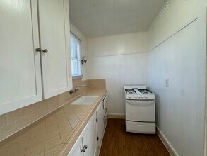 319 San Emidio St in Taft, CA - Building Photo - Building Photo