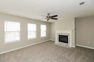 4969 Saddle Creek Cir in Ellenwood, GA - Building Photo - Building Photo