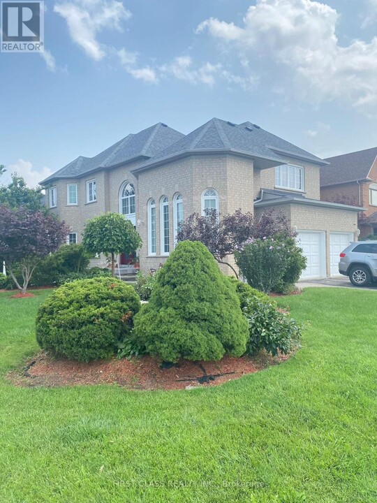 158 Mountcharles Crescent in Vaughan, ON - Building Photo