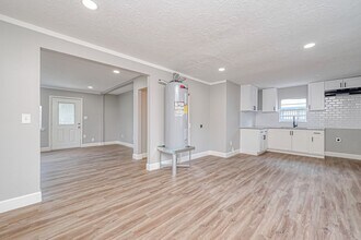 6715 Victoria St in Houston, TX - Foto de edificio - Building Photo