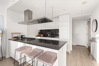 3355 Binning Rd in Vancouver, BC - Building Photo - Building Photo