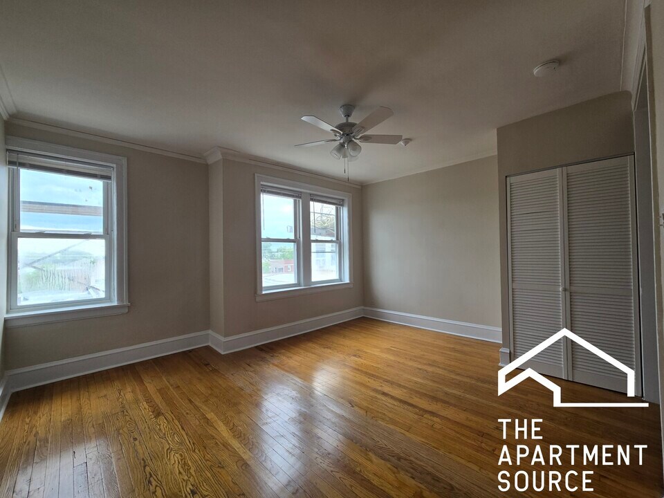 4416 N Whipple St in Chicago, IL - Building Photo