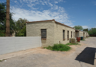 2424 N Stone Ave in Tucson, AZ - Foto de edificio - Building Photo