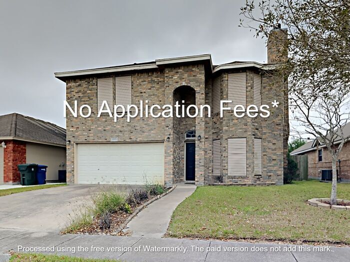 8009 Rock Crest Dr in Corpus Christi, TX - Building Photo