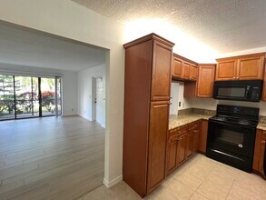 1115 Green Pine Blvd in West Palm Beach, FL - Building Photo - Building Photo