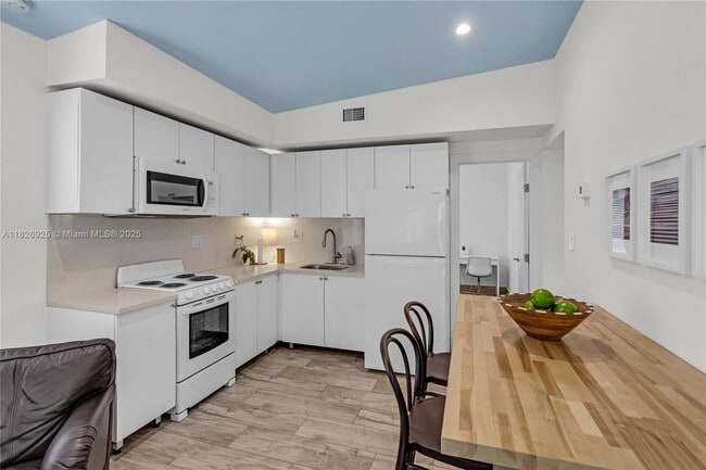 3850 Charles Ter in Miami, FL - Foto de edificio - Building Photo