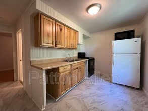 239 Cedar Hill Rd in Asheville, NC - Building Photo - Building Photo