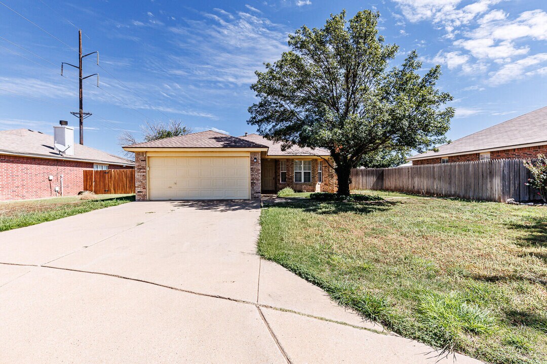403 Prentiss Ave in Lubbock, TX - Building Photo