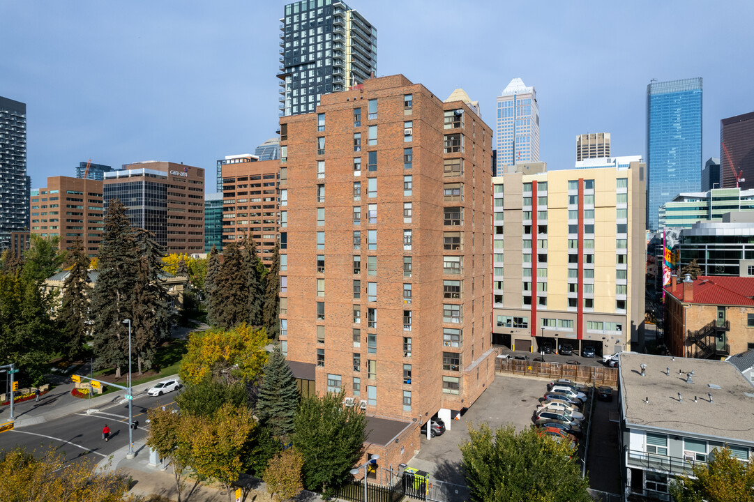 Oddfellow Rebekah Tower in Calgary, AB - Building Photo