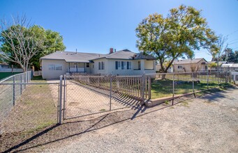 947 Ave B in Calimesa, CA - Building Photo - Building Photo